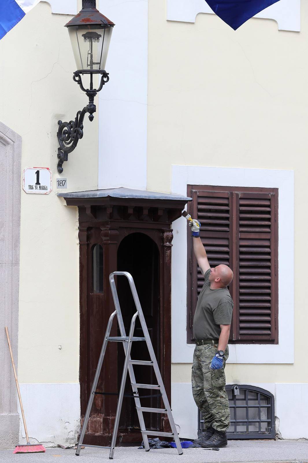 Zagreb: Vojnici ureÄuje straÅ¾arske kuÄice na Banskim dvorima