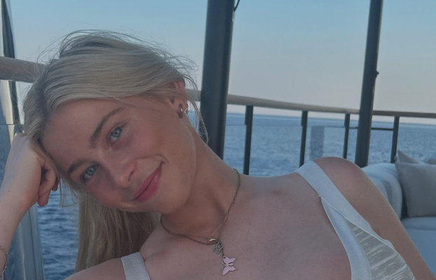 FOTO Prepoznajete li čija je ovo kći? Bujnoj ljepotici tepaju da nalikuje na svoju slavnu mamu