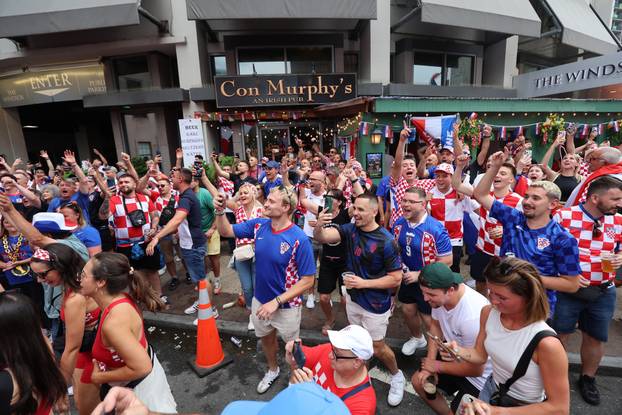 SP 2026 Philadelphia: Navijači se okupljaju prije razvijanja hrvatske zastave uoči utakmice s Ganom