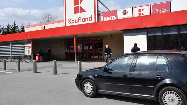 Zbog zaraženog djelatnika Kaufland zatvorio poslovnicu u Slavonskom Brodu