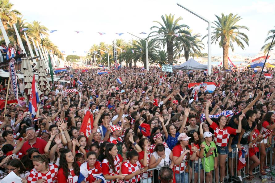 Prisjetite se čudesnog dočeka uz mali 'milijun' fotki i videa