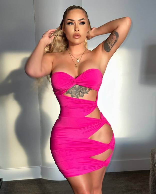 FOTO Operacije i provokacije: Seksi influencerica zabrinuta jer 'curi' njezin eksplicitni sadržaj...