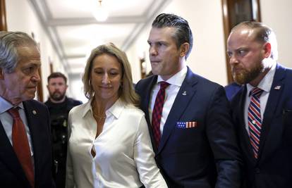 Tko je žena Petea Hegsetha, Trumpovog ministra koji joj je  u grupi odavao tajne podatke?