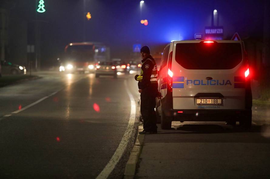 Mursko Središće: Vozač kamiona sletio s ceste i zabio se i obiteljsku kuću