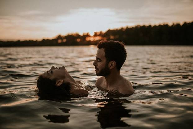 Seks u vodi: Evo što trebate znati prije nego krenete u akciju