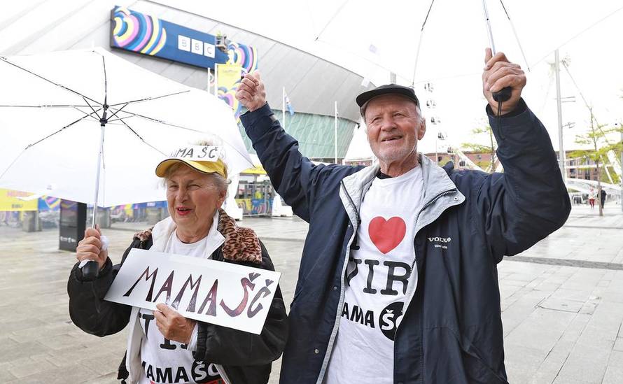 Marica i Mijat s otoka Vira stigli u Liverpool bodriti Let3 na Eurosongu