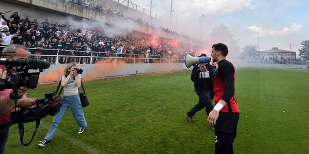 FOTO Navijačko ludilo u Rijeci! Navijači u velikom broju stigli na trening uoči dana odluke