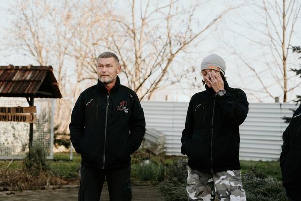 FOTO Igrači Cibone darovali su njuškice u Dumovcu i u vrijeme blagdana pokazali veliko srce