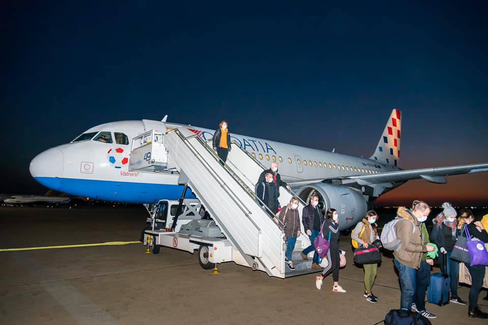 Zapeli Hrvati stigli su u zemlju avionima Croatije Airlines