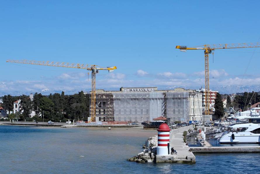 Zadar: Zbog izgradnje hotela zamućeno je more, građani su zabrinuti