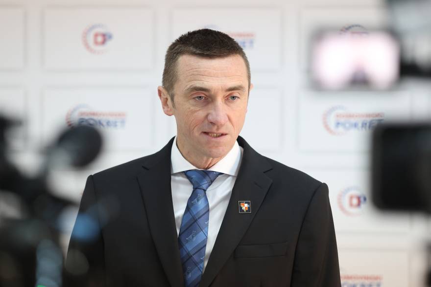 Penava odr&zcaron;ao je konferenciju za medije povodom odluke Ustavnog suda i rje&scaron;enja Op&cacute;inskog suda u slu&ccaron;aju Darka Paji&ccaron;i&cacute;a