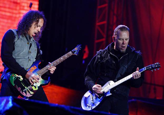 ARHIVA - 2010. Zagreb: Metallica na Hipodromu oduševila preko 30 tisu?a fanova, a kiša je lijevala kao iz kabla