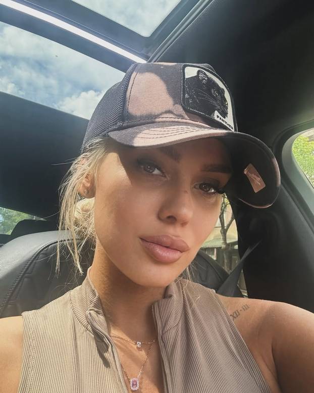 FOTO Obožava Vučića i Putina. Srpska političarka: Ružni bi da se politikom bave samo gabori!'