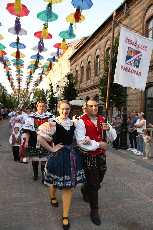 Bjelovar: U carskoj povorci sudjelovalo više od 600 sudionika
