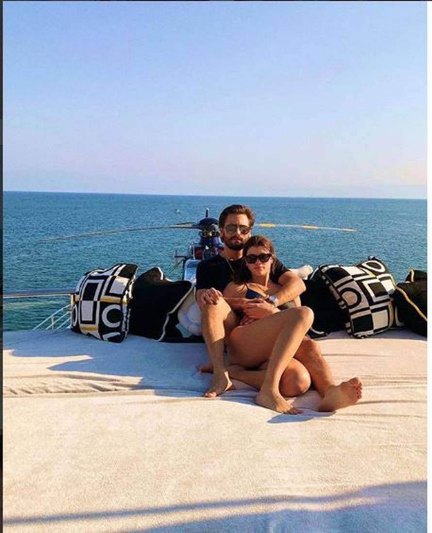 Scott se hvali guzom 15 godina  mlađe cure: To je znak da idem