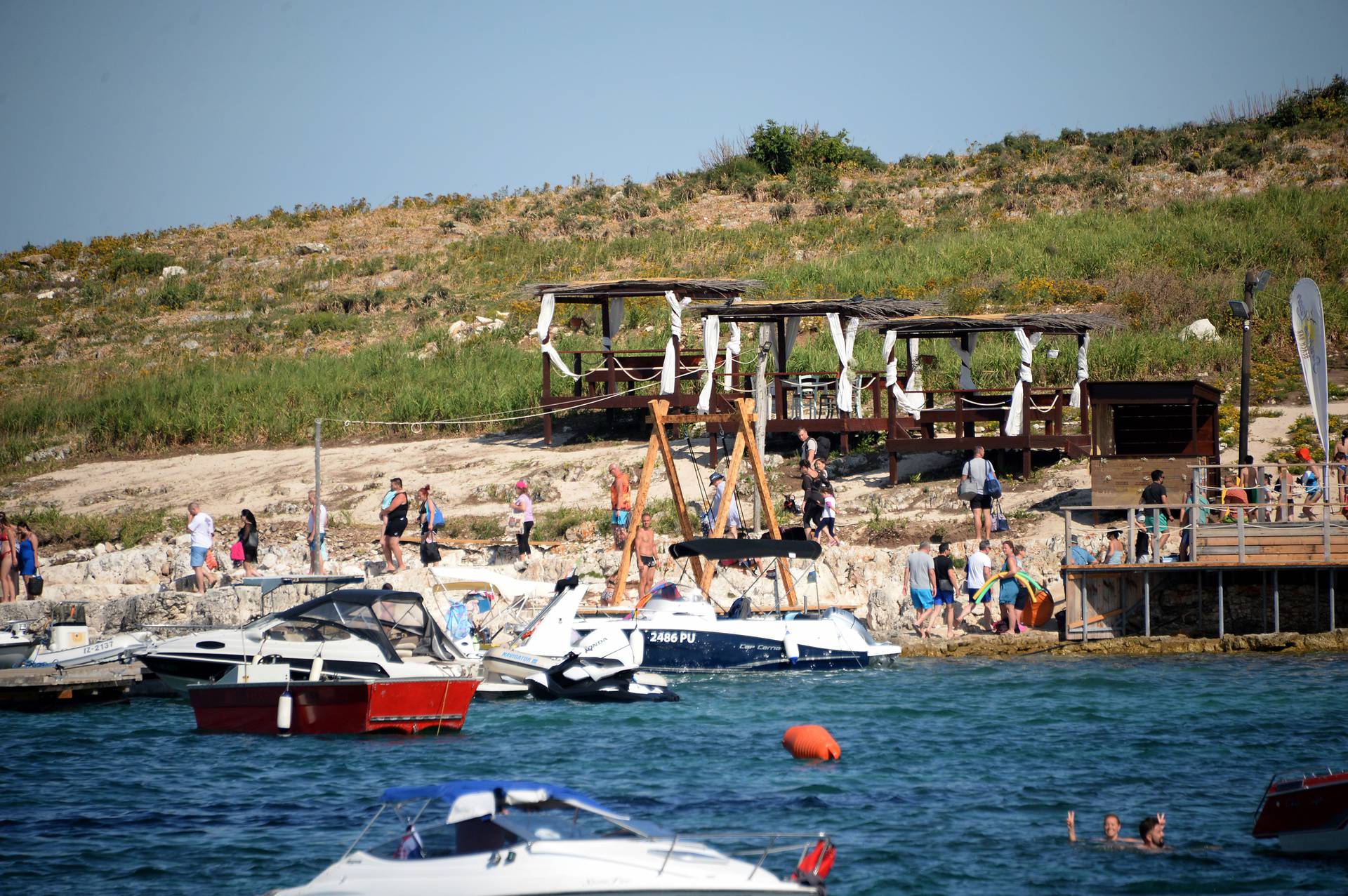 Otok Levan u medulinskom akvatoriju