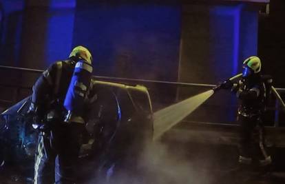 Vozač (69) s 2,24 promila sletio u kanal kraj Pleternice, u autu mu našli pušku, sjekiru, noževe