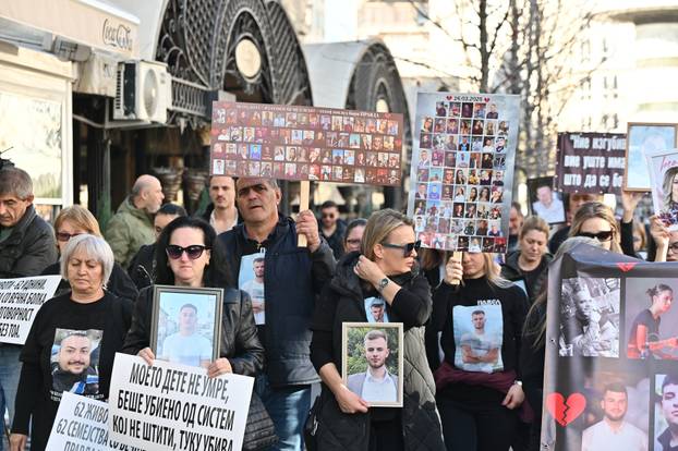 Skoplje. Prije početka suđenja za požar u diskoteci Pulse u Kočanima održan je prosvjed Marš anđela