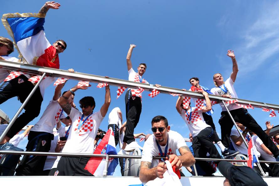 GraÄani Velike Gorice prvi pozdravili Vatrene nakon osvojenog svjetskog srebra