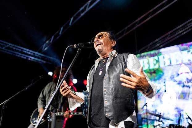 &Zcaron;eljko Bebek odr&zcaron;ao koncert u Ljubu&scaron;kom u povodu 80. ro&dstrok;endana