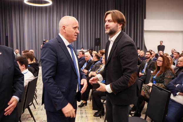 Tribina pod nazivom "Može li Hrvatska mladima osigurati priuštivo stanovanje?"