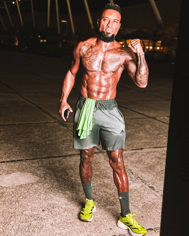 FOTO Bivša ikona Bayerna s 51 na leđima je kao Terminator!