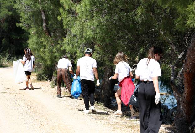 Grebaštica: Akcija ?iš?enja u sklopu projekta Rezolucija Zemlja 