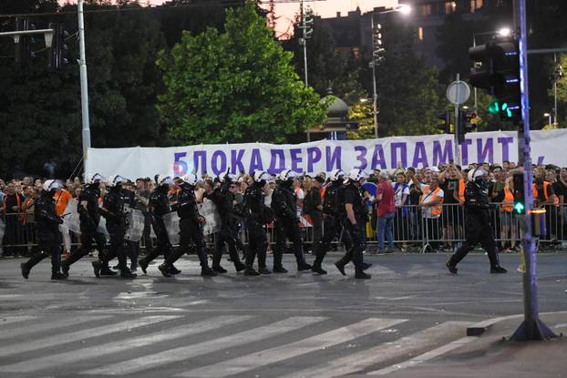 Policijske snage na velikom studenstskom prosvjedu u Beogradu