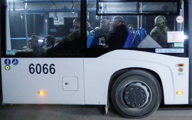 Buses carrying Ukrainian Azovstal servicemen leave Mariupol