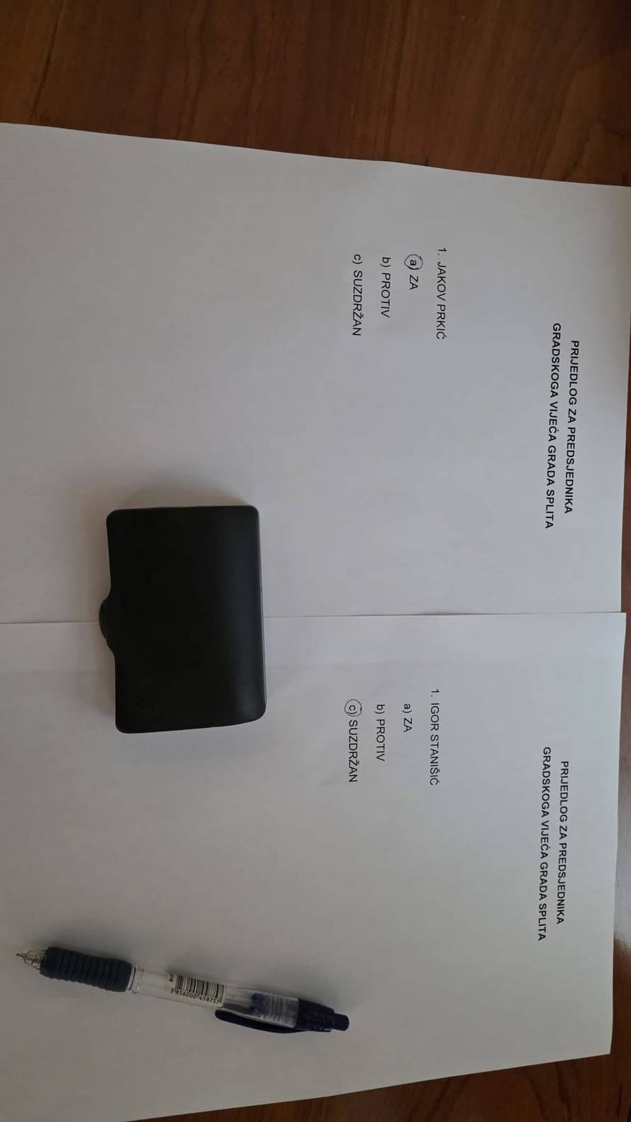 Ivošević: 'Listić Katarine Prnjak nije autentičan'. Prnjak tvrdi: 'Neću se njemu objašnjavati!'