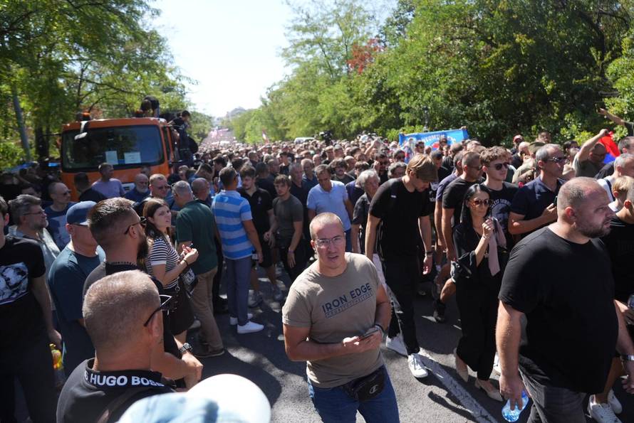 Beograd: Sprovod ratnog zločinca Ratka Mladića