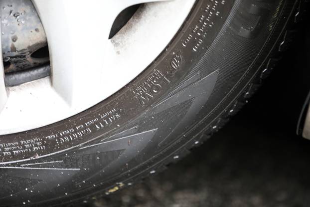 Zagreb: Oznake na zimskim gumama