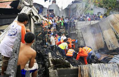 Filipini: Vojni avion pao na kuće i ubio osmero ljudi