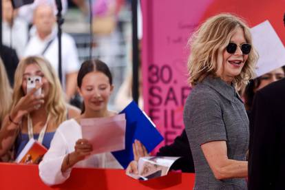 FOTO Meg Ryan prošetala se crvenim tepihom Sarajevo film festivala i pozdravila je fanove