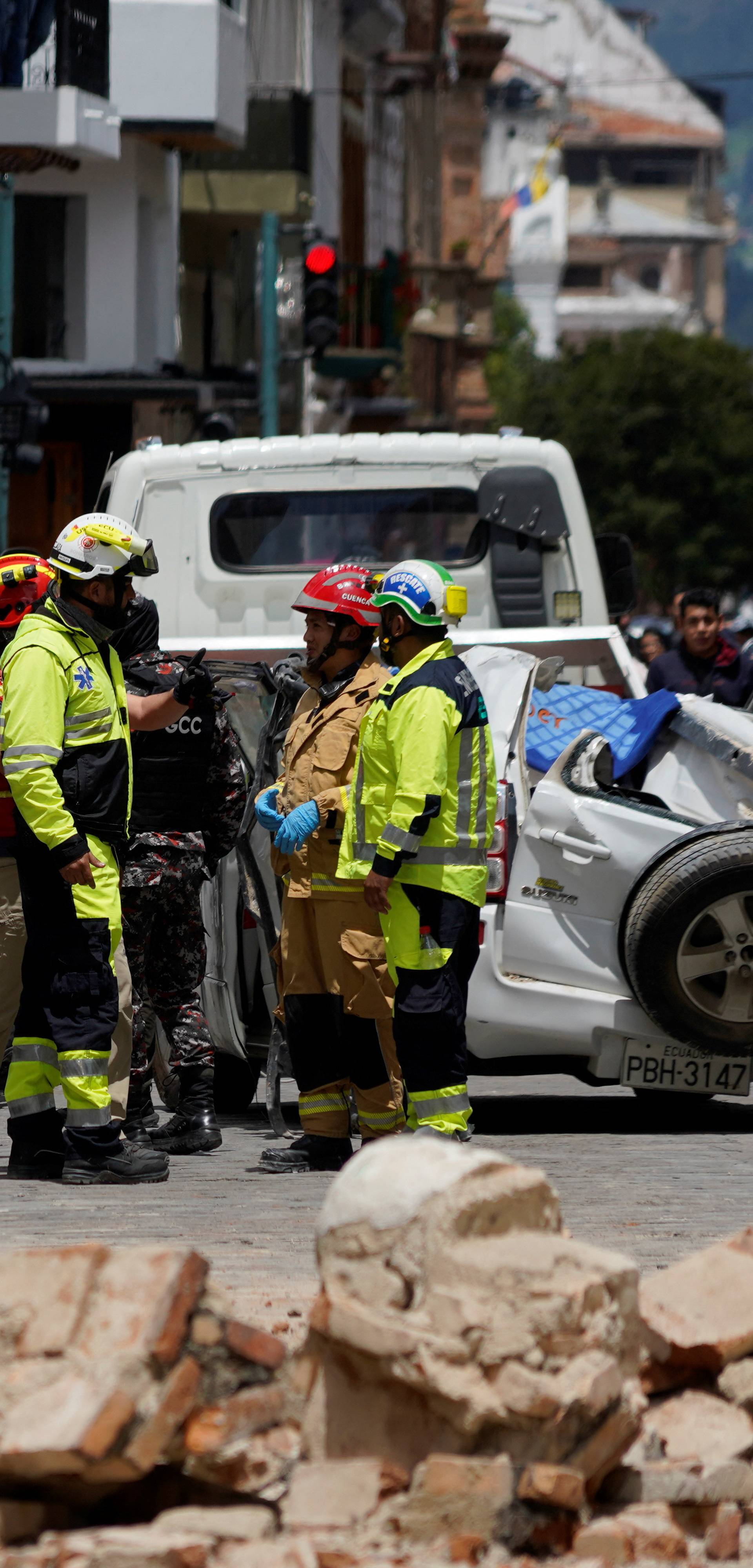 Aftermath of an earthquake in Cuenca