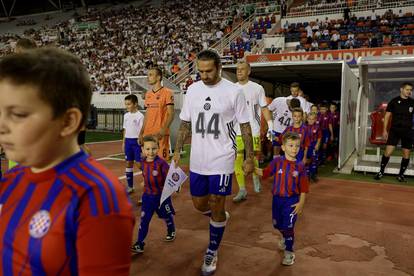 FOTO Hajduk nije zaboravio Vuškovića: Igrači mu izrazili podršku posebnim majicama