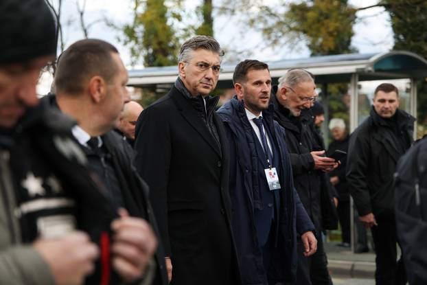 Vukovar: Kolona sje&cacute;anja na &zcaron;rtvu Vukovara