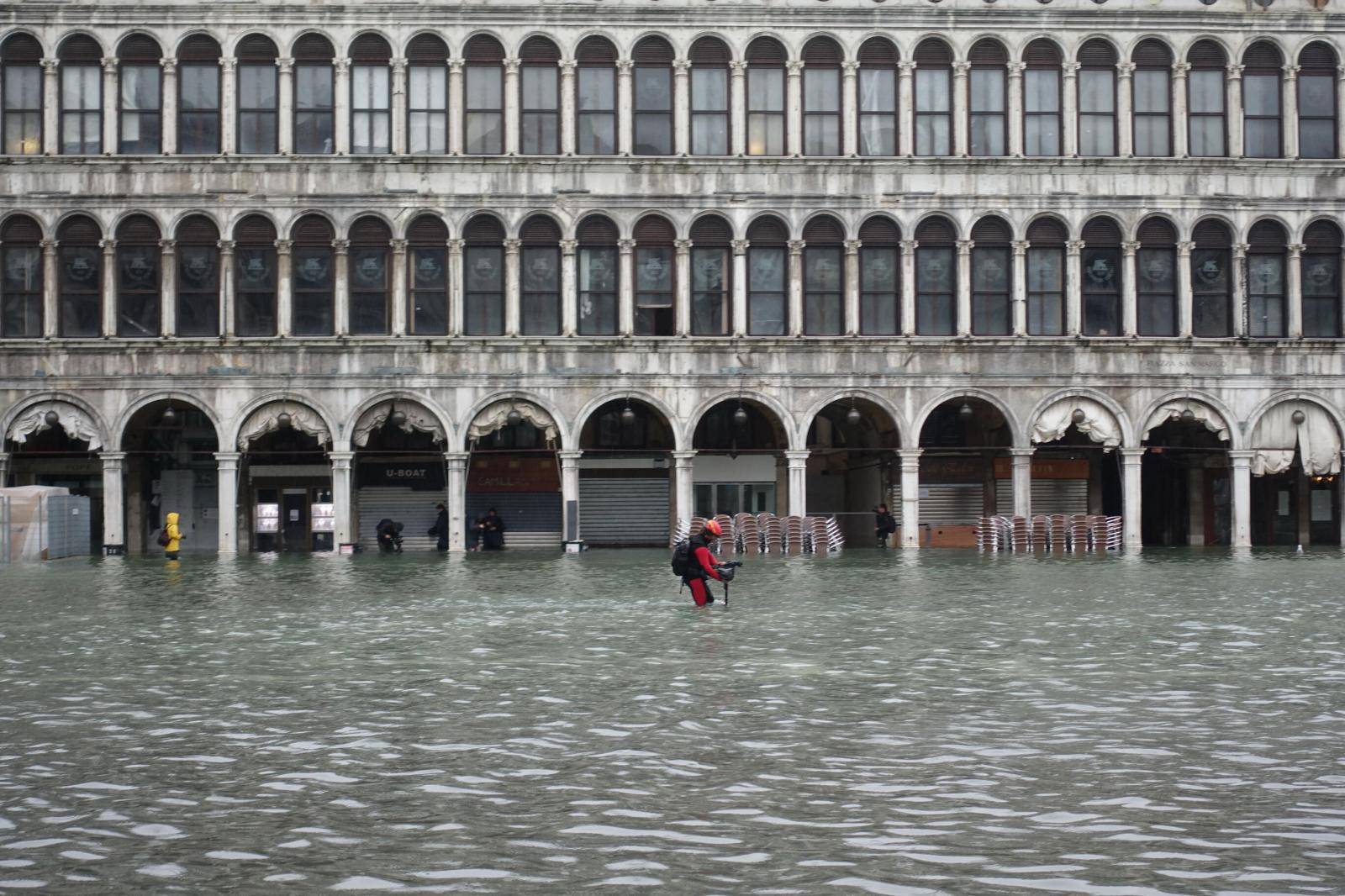 Flood in Venice: high water at 154 cm