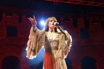 FOTO Florence and The Machine u Puli pjevali gotovo dva sata, a pjevačica je izgledala kao vila