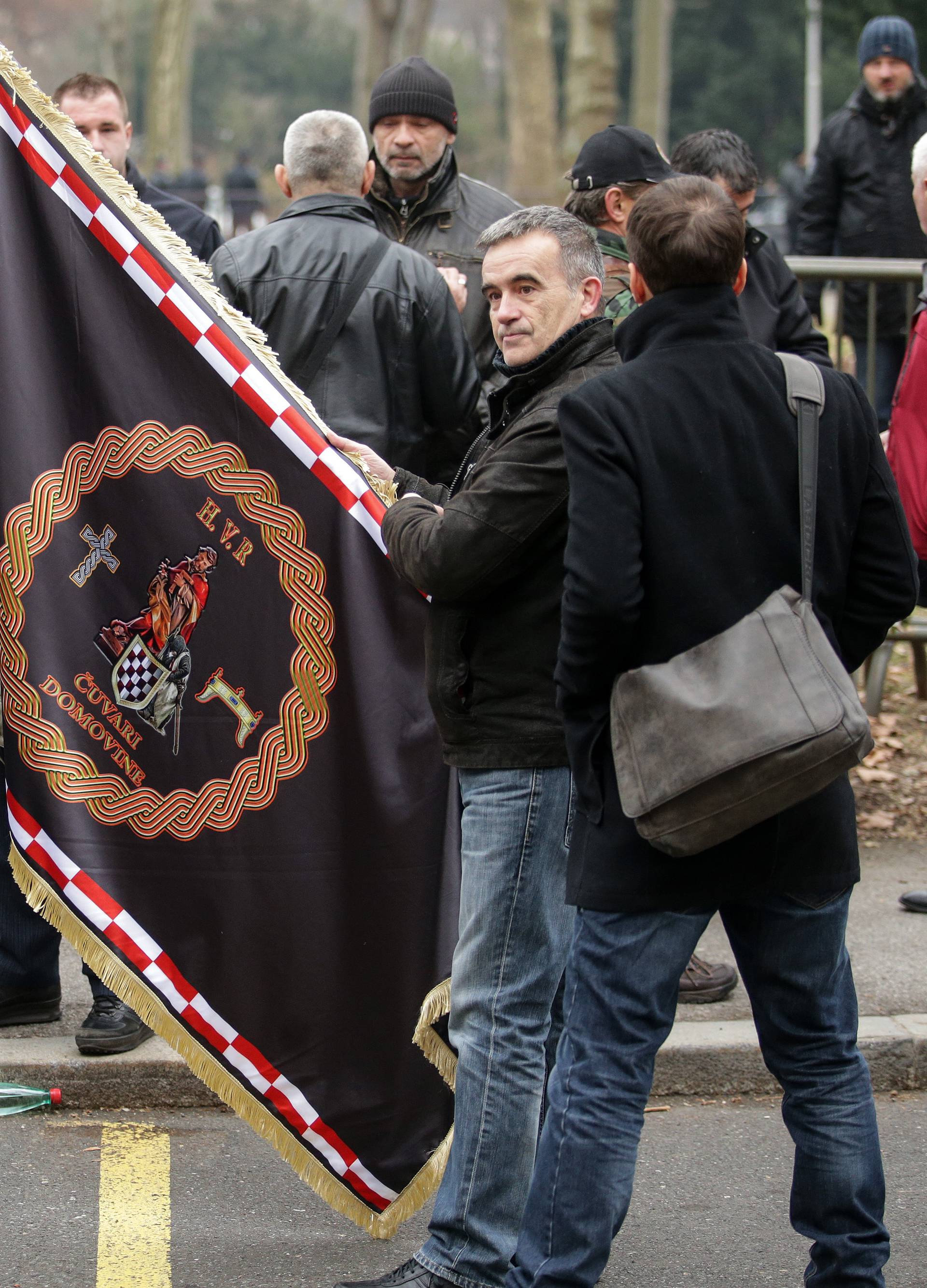 'Muškarci su nam feminizirani, to je možda estrogen u vodi...'