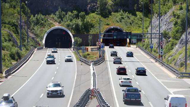 Reportaža s vatrogascima s autoceste kod tunela Sveti Rok