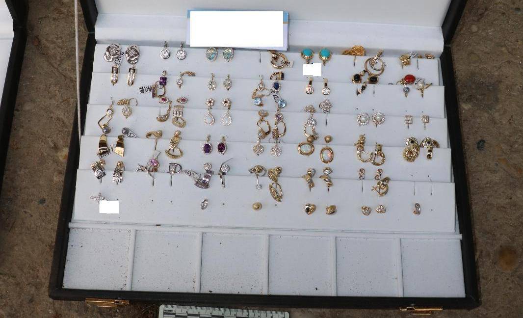 Uhvatili pljačkaše: Tinejdžer i prijatelji krali nakit iz zlatarne