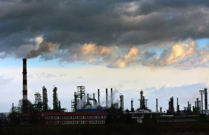 Rafinerija u Bosanskom Brodu je prekinula svoju proizvodnju