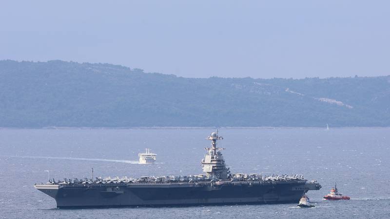 FOTO Američka grdosija stigla u Split! Na nosaču aviona je 5000 članova posade. Dug 333 metra