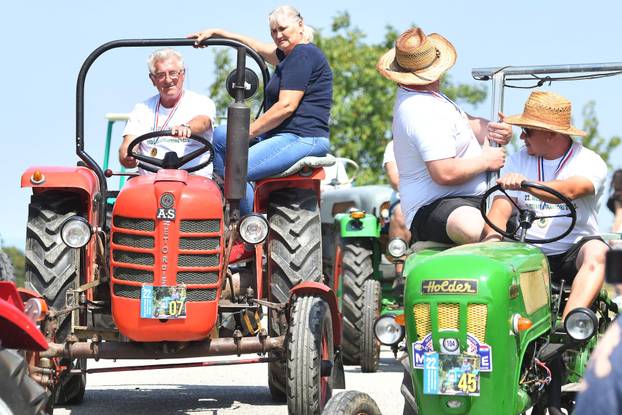 Sveti Urban: Međunarodni traktorski rally na štrigovskim vinogradima 