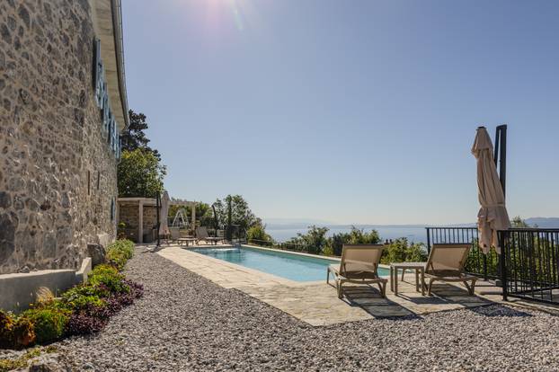 FOTO Kaštelet kod Opatije iz snova: Obnovili smo ga kako bismo očuvali obiteljske tajne