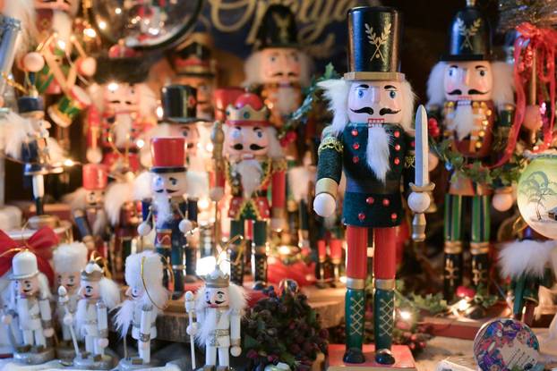 24SATA Zagreb: Stan ukrašen blagdanskim dekoracijama