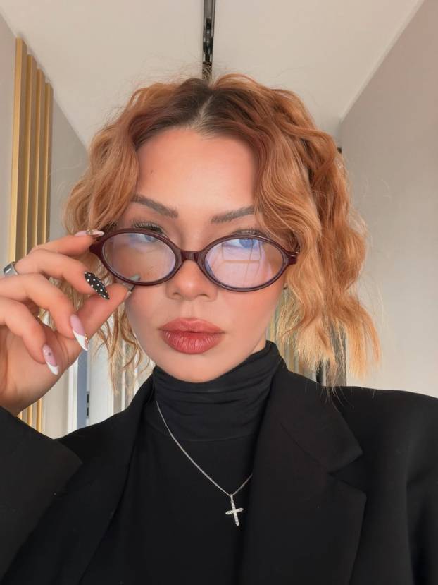 FOTO Najpoznatija Hrvatica na TikToku zaručila se za srpskog košarkaša. Pogledajte reakciju