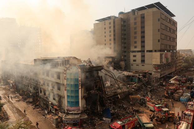 Aftermath of fire in a shopping mall in Karachi