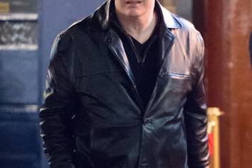 *EXCLUSIVE* American Actor Brendan Fraser goes for a stroll in London!